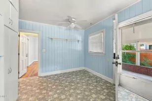 400 N Sumner St, Selma, NC 27576 - Photo 5