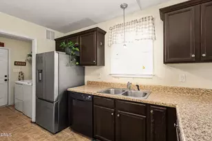 25 Lawrence Ct, Smithfield, NC 27577 - Photo 3