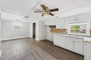 306 W Main St, Pine Level, NC 27568 - Photo 7