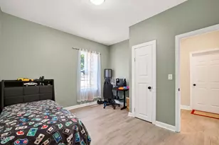 928 E Davis St, Burlington, NC 27215 - Photo 17