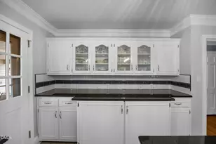 301 Jones St, Graham, NC 27253 - Photo 15