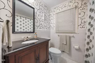 301 Jones St, Graham, NC 27253 - Photo 23