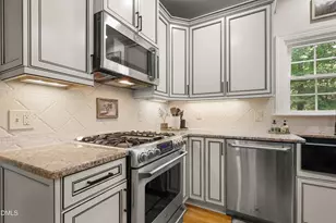 2321 Beaver Oaks Ct, Raleigh, NC 27606 - Photo 9