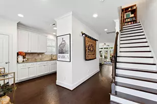528 Ledbetter Ct, Raleigh, NC 27608 - Photo 5