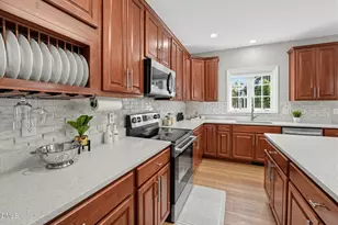 100 Drakeshire Ct, Morrisville, NC 27560 - Photo 7