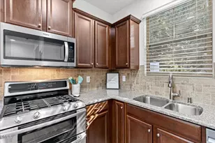 10007 Lynnberry Pl, Raleigh, NC 27617 - Photo 7