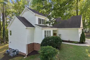 208 Connors Cir, Cary, NC 27511 - Photo 5