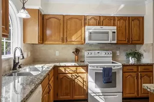 6707 Queen Annes Dr, Raleigh, NC 27613 - Photo 7