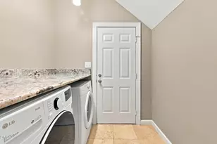 8505 Bluff Pointe Ct, Raleigh, NC 27615 - Photo 7