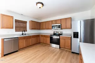 1017 Breeze Ln, Clayton, NC 27520 - Photo 9