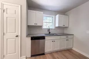 270 Nathan Dr, Clayton, NC 27520 - Photo 5
