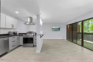 500 Umstead Dr, Chapel Hill, NC 27516 - Photo 3