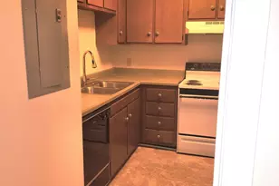 500 Umstead Dr, Chapel Hill, NC 27516 - Photo 5