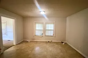 628 New St, Graham, NC 27253 - Photo 3