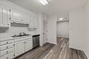 1630 Oxford Rd, Henderson, NC 27536 - Photo 9