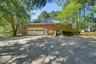 10600 Lowery Dr, Raleigh, NC 27615 - Photo 9