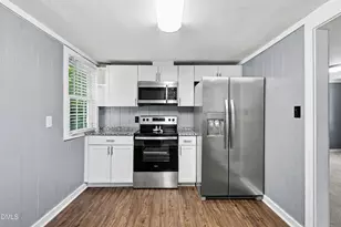 106 W Allen St, Four Oaks, NC 27524 - Photo 5