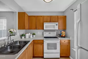 2425 Bay Harbor Dr, Raleigh, NC 27604 - Photo 17