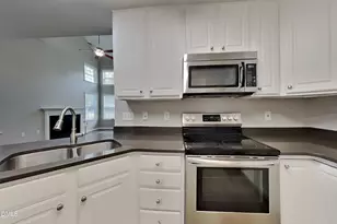 517 Parker St, Fuquay Varina, NC 27526 - Photo 5