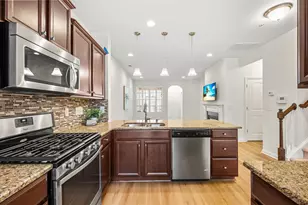9320 Lennox Laurel Cir, Raleigh, NC 27617 - Photo 9