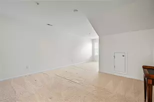 9320 Lennox Laurel Cir, Raleigh, NC 27617 - Photo 29