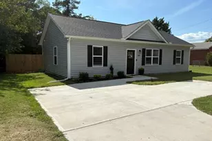 604 E Pope St, Dunn, NC 28334 - Photo 3