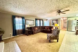 1216 Dover St, Roxboro, NC 27573 - Photo 5
