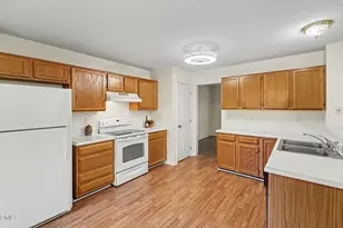 109 Peachland Dr, Cary, NC 27519 - Photo 3