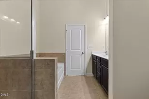7209 Ladbrooke St, Raleigh, NC 27617 - Photo 37