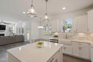 806 Thomas Falls Ct, Fuquay Varina, NC 27526 - Photo 17