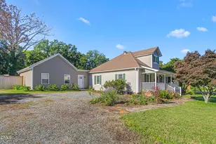 407 W Crawford St, Mebane, NC 27302 - Photo 1