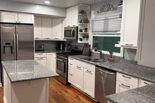 305 Yorktown Dr, Chapel Hill, NC 27516 - Photo 3