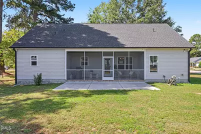 710 Memorial Avenue, Dunn, NC 28334 - Photo 17