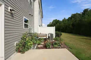 504 Barrington Row Ave, Zebulon, NC 27597 - Photo 33