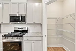 504 Barrington Row Ave, Zebulon, NC 27597 - Photo 9