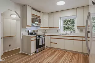 37 S Circle Dr, Chapel Hill, NC 27516 - Photo 11