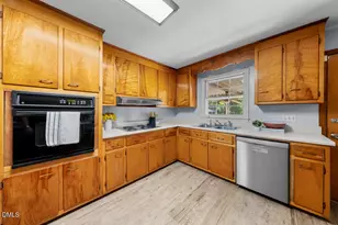 112 Crestview Dr, Durham, NC 27712 - Photo 9