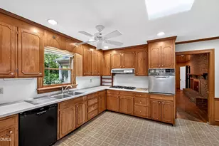 3705 Stonehaven Dr, Raleigh, NC 27609 - Photo 15