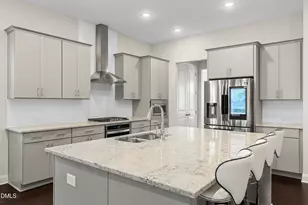 912 Village View Ln, Cary, NC 27519 - Photo 11