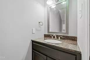 115 Hedgerow Ct, Cary, NC 27513 - Photo 19