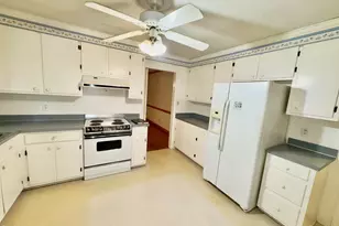 101 Country Club Dr, Henderson, NC 27536 - Photo 21