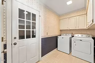 3129 Sutton Pl, Burlington, NC 27215 - Photo 19