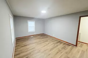 118 N Bullock St, Henderson, NC 27536 - Photo 9