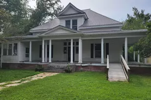 104 S New St, Whitakers, NC 27891 - Photo 1
