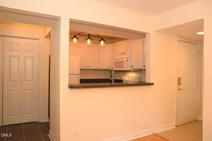 1221 Westview Ln, Raleigh, NC 27605 - Photo 9