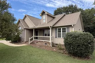 121 Hunterwood Pl, Benson, NC 27504 - Photo 3