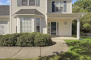 433 Holly Thorn Trace, Holly Springs, NC 27540 - Photo 3