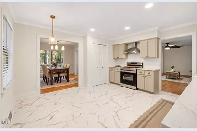 4900 Larchmont Drive, Raleigh, NC 27612 - Photo 15