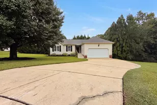 128 Kelly Ln, Clayton, NC 27520 - Photo 3