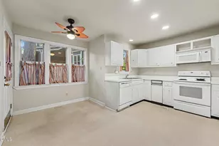 5830 Sentinel Dr, Raleigh, NC 27609 - Photo 9